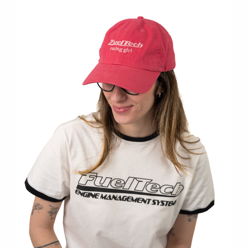 Boné Pink Estonado FT — modelo vestindo o boné